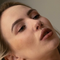 Bella Mur Nude