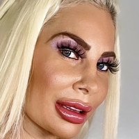 Bombshell Skyler Nicole Nude