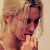 Ellie Rowsell Nude