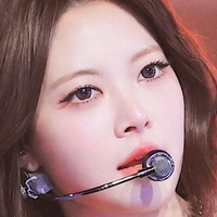 Hong Eunchae 홍은채 | LESSERAFIM Nude