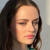 Joey King Nude