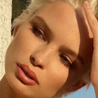 julialogan Nude