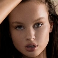 Liora Lapointe Nude