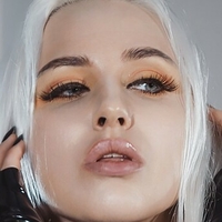 Nivalislava Nude