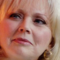 Shelley Long Nude