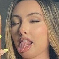valaddall Nude